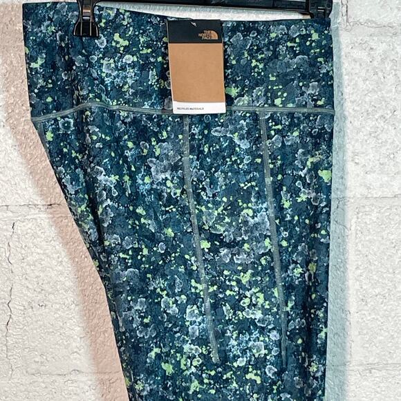 The North Face Plus Size High Rise 7/8 Leggings Beta Blue Lichen Print 2X - Picture 9 of 11
